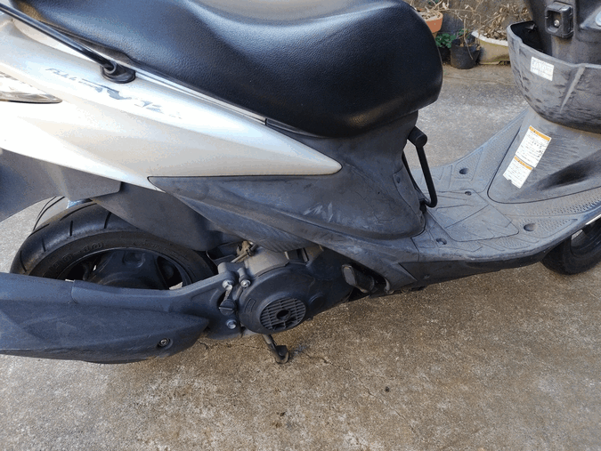 アドレスv125sのオイルを入れる場所